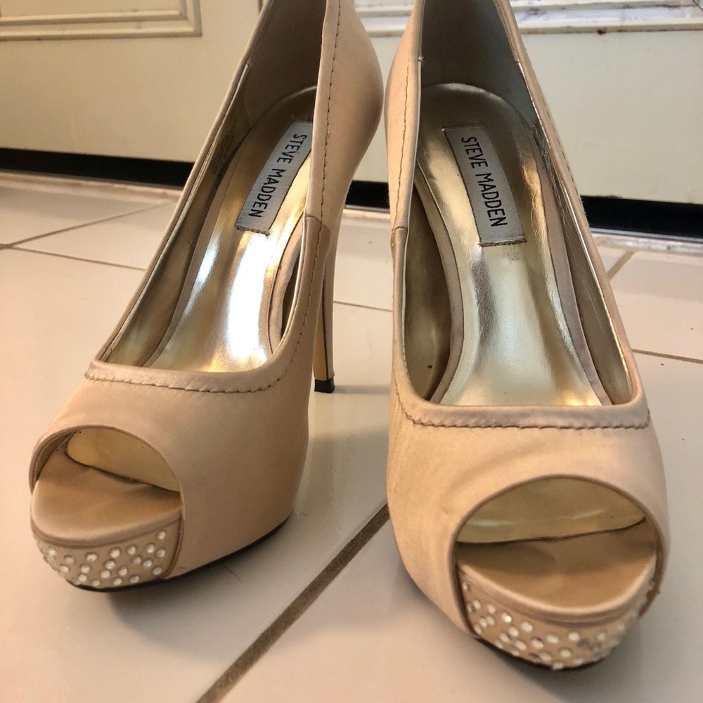 Steve Madden Silky Cream Heels